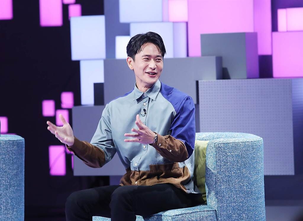 男星劉冠廷上談話節目《36題愛上你》。（公視提供）