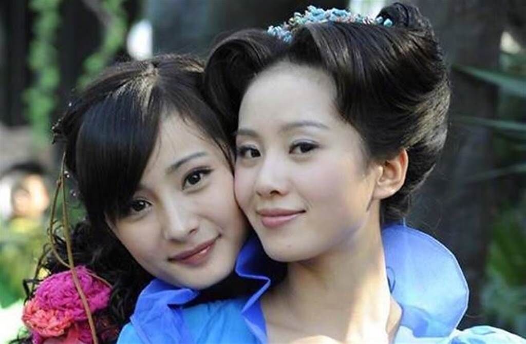 楊冪和劉詩詩2009年因合作仙俠古裝劇《仙劍奇俠傳3》相識成好姊妹。（圖／取材自搜狐娛樂微博）