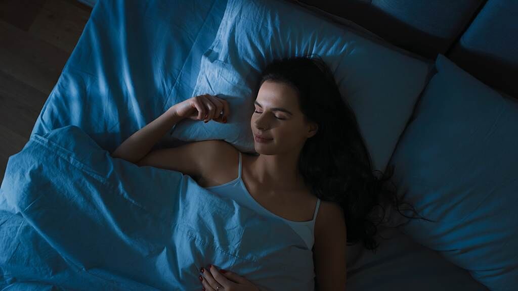 英國最新研究顯示，在晚上10點到11點間入睡，罹患心血管疾病的風險最低。(示意圖/達志影像)
