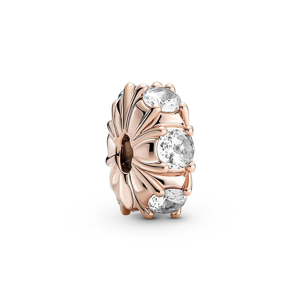 PANDORA璀璨爪鑲寶石鍍14k玫瑰金固定釦 ，2480元。（PANDORA提供）