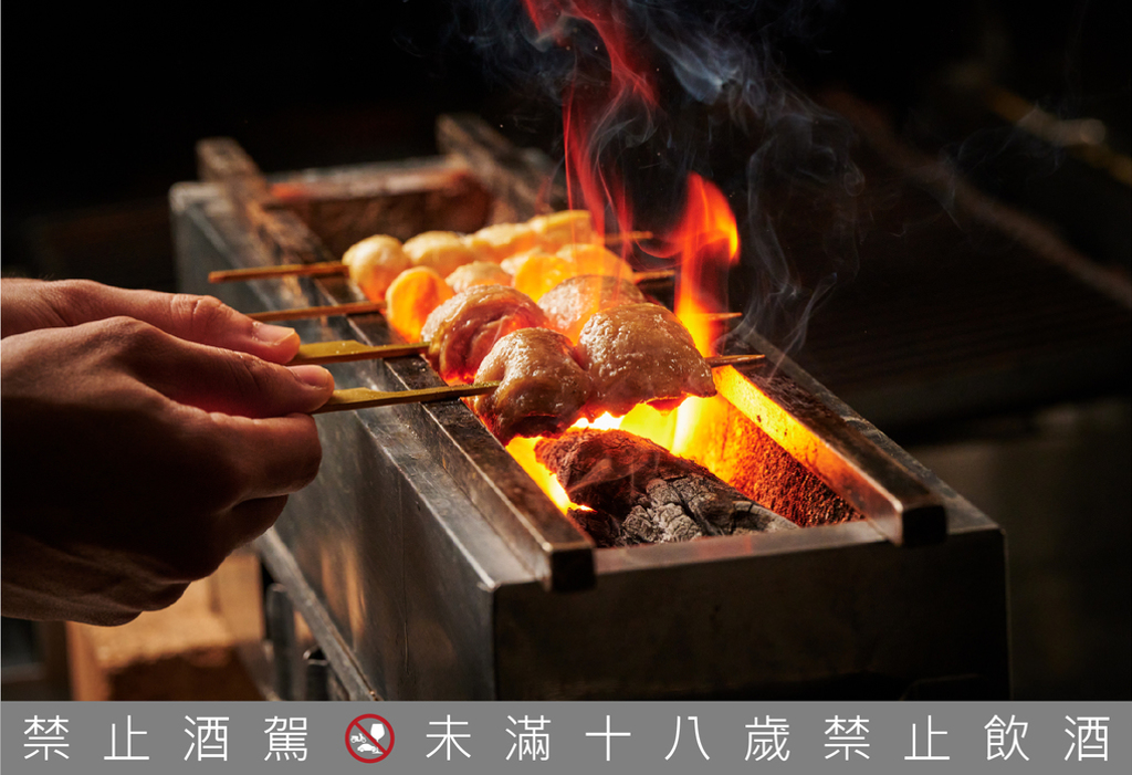 ▲炭火直烤串燒使用木炭現點現烤，「柏克金燒肉/串燒吧」精選台灣在地食材、用料講究。   (圖/BEEMEN蜂報)