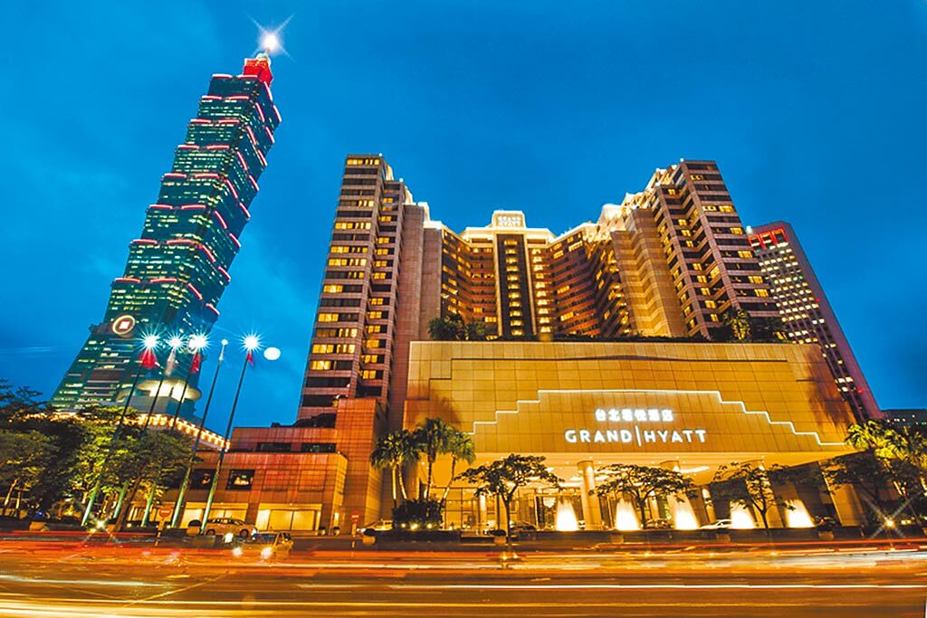 台北君悅酒店緊鄰台北101，擁有觀賞跨年煙火秀的第一排絕佳地理位置。（台北君悅酒店提供）