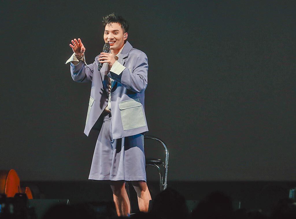 黃偉晉昨在華山Legacy舉辦讚聲演唱會。（粘耿豪攝）