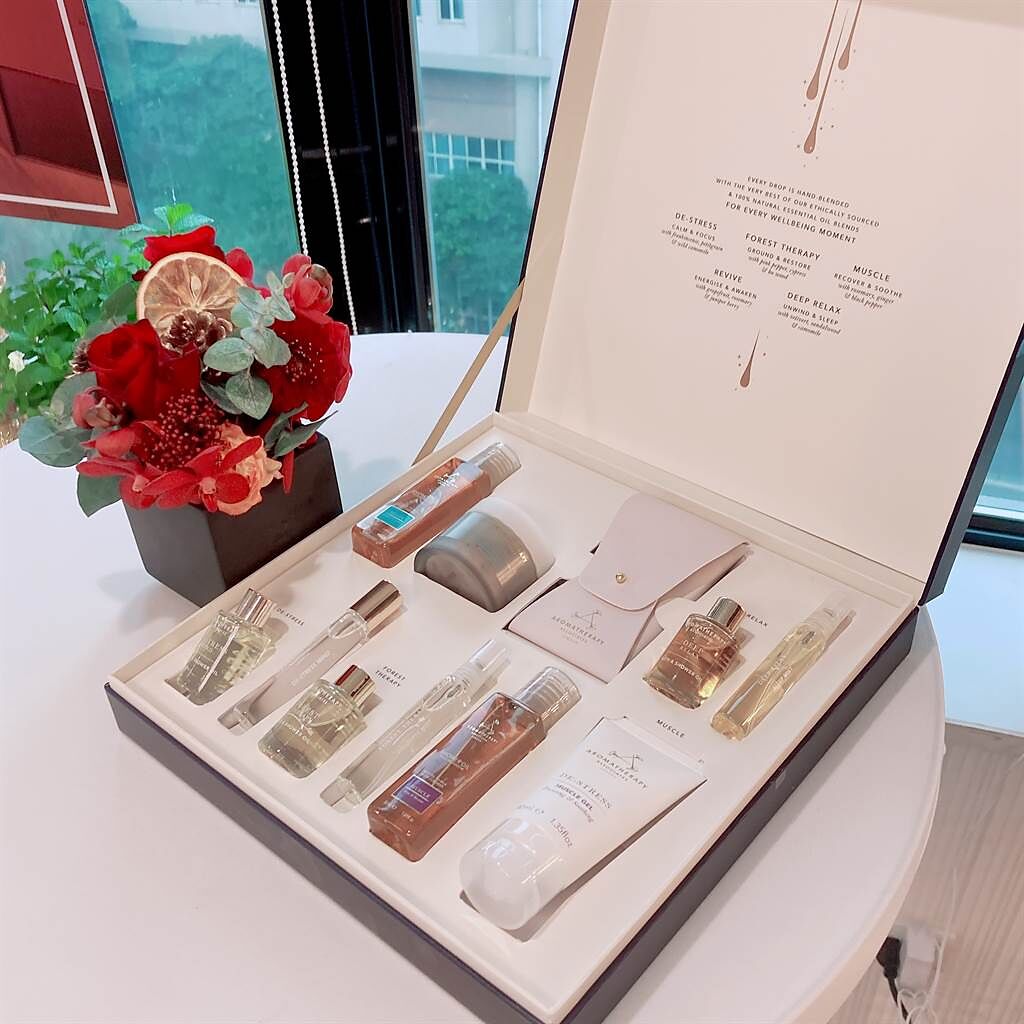 「珍愛時光」集結品牌明星商品，是品牌公關最推薦的一款禮盒。（邱映慈攝）