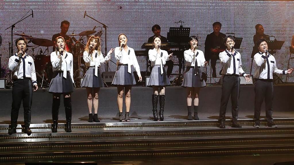 《明日之星》8位冠軍歌手今晚在台北國際會議中心開唱。（陳俊吉攝）