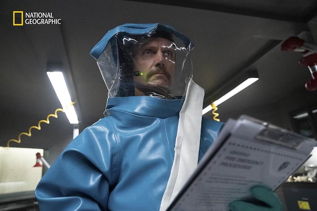 東尼高德溫在《炭疽病浩劫》中飾演微生物學家。（國家地理頻道提供）