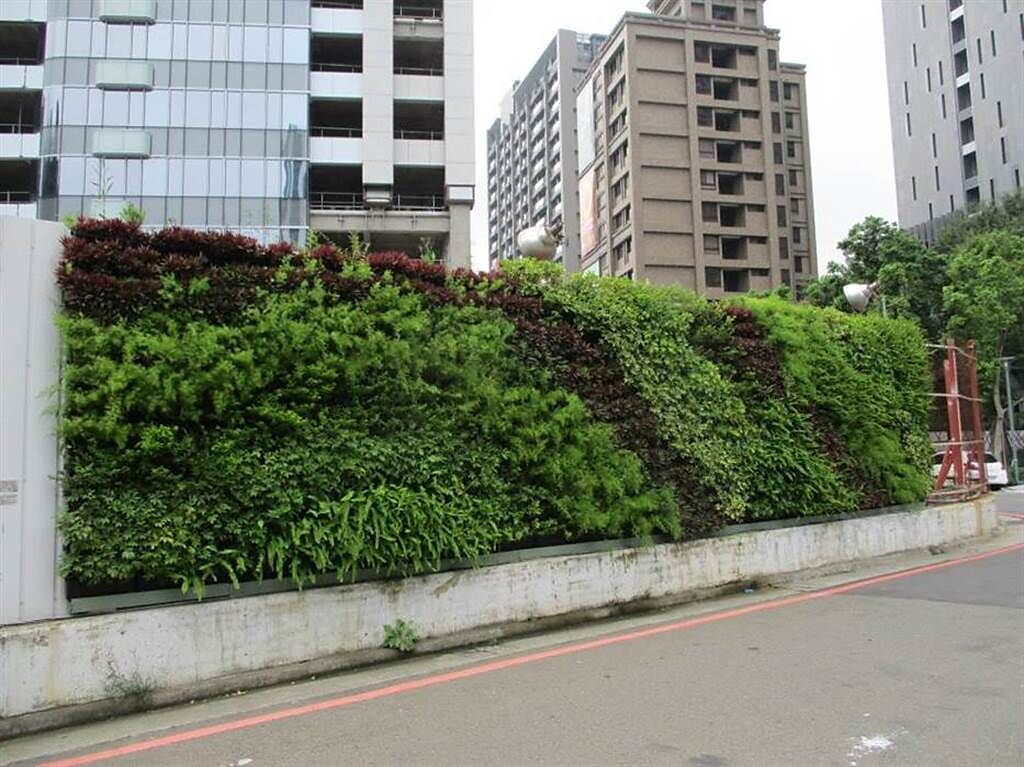 圍籬綠美化已成為工程法規規範的項目。（示意圖／報系資料照）