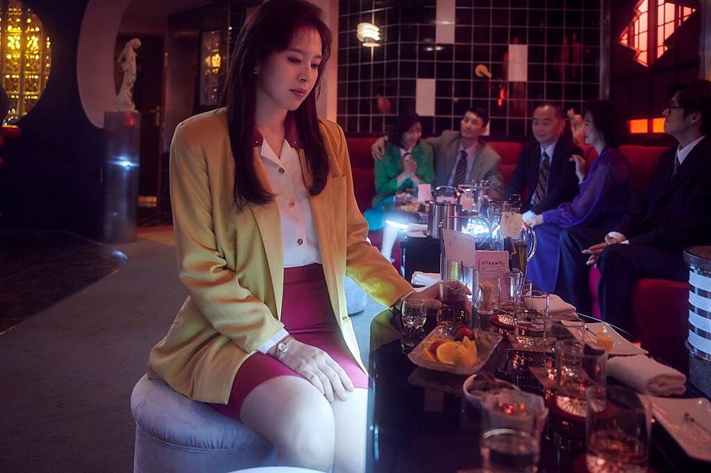 劉品言在《華燈》飾演「光」日式酒店小姐的「花子」。（圖／Netflix、百聿數碼供）