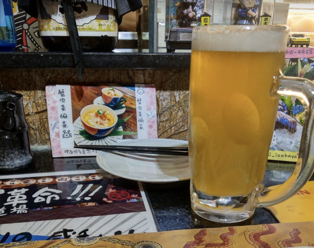 下班苦悶？「笑居樂食居酒屋小料理」啤酒搭配日式料理，讓你放聲大笑(圖/BEEMEN蜂報)