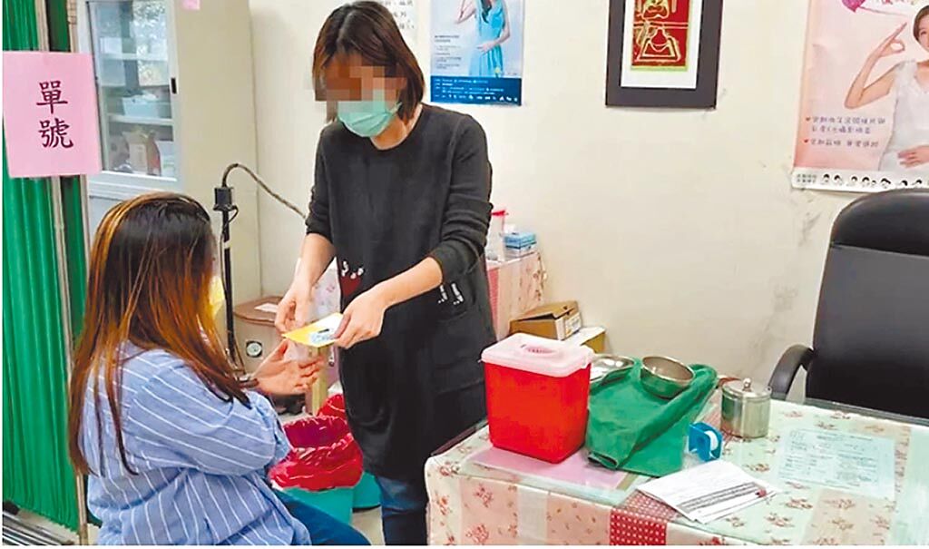 新竹縣1名失聯女移工7日上午前往新豐鄉衛生所欲接種新冠肺炎疫苗，卻也進了派出所。（翻攝照片／莊旻靜新竹傳真）