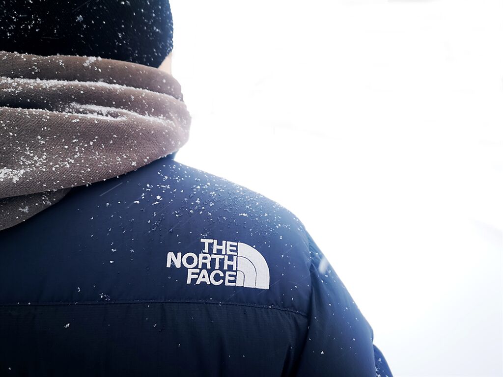 有網友發現，近來路上穿「THE NORTH FACE」（北臉）戶外防寒外套的台灣人越來越多。(圖/達志影像)