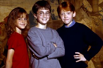 《哈利波特：神秘的魔法石》20周年 3人幫聚首霍格華茲掀回憶殺