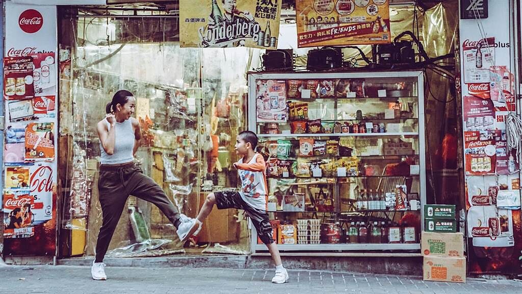《狂舞派3》延續舞蹈熱血元素，並大膽融合香港在地議題。（佳映娛樂提供）