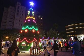 2021臺南聖誕燈節  點亮新營聖誕樹與市民同樂