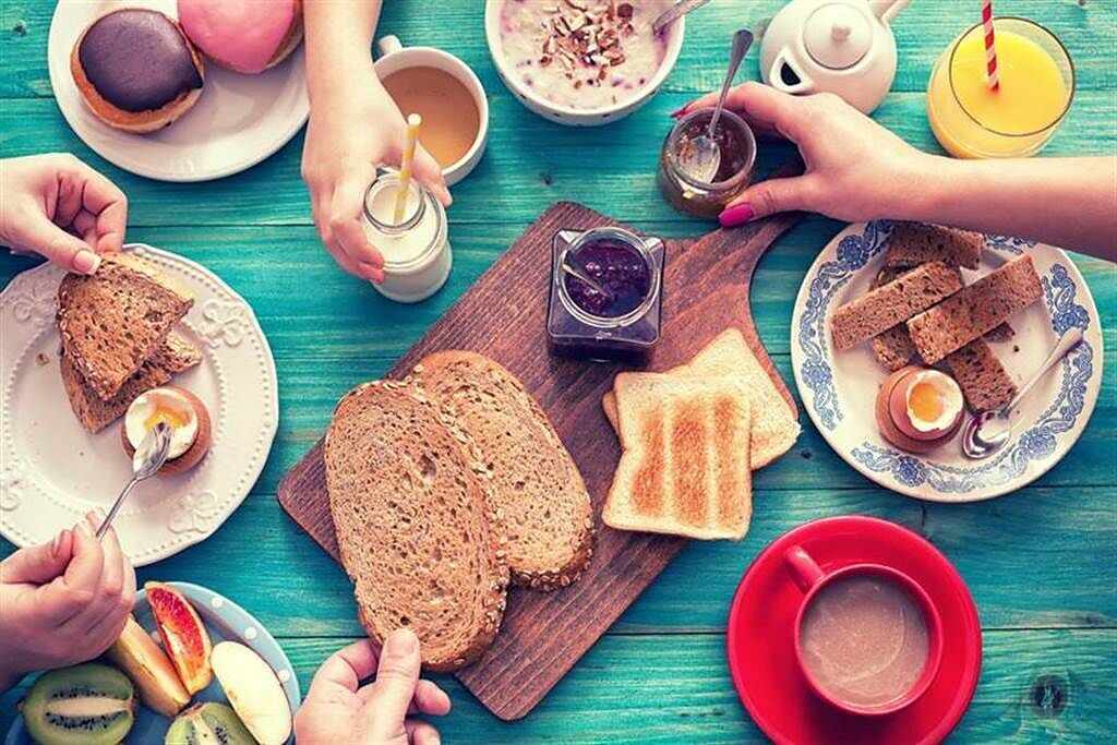 早餐應該吃得像皇帝　研究指出，吃豐盛早餐有助減重、控血糖。(示意圖/Shutterstock)