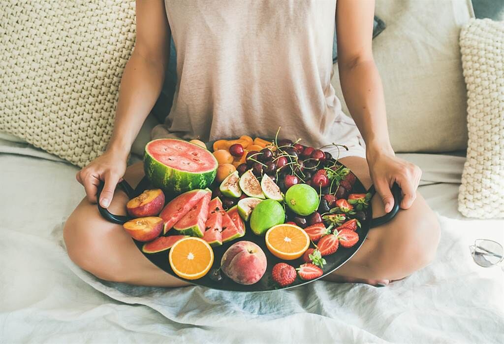 飯前還是飯後吃水果？ 3大情境這樣吃最健康。(示意圖/Shutterstock)