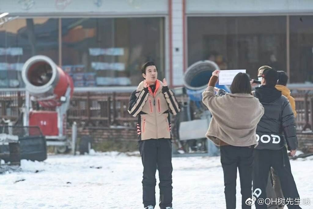 網友昨天偶遇王力宏在滑雪場錄影。（圖／翻攝自OH樹先生哦微博）
