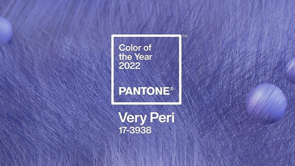 PANTONE 公布2022年度代表色票「長春花藍」（圖 / PANTONE Twitter）
