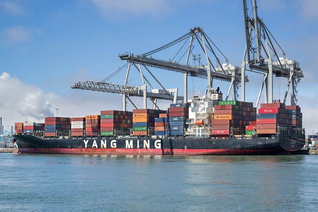 貨櫃海運在塞港難改善、供應鏈瓶頸未解之下，明年市況持續看好。（示意圖/達志影像/shutterstock）

