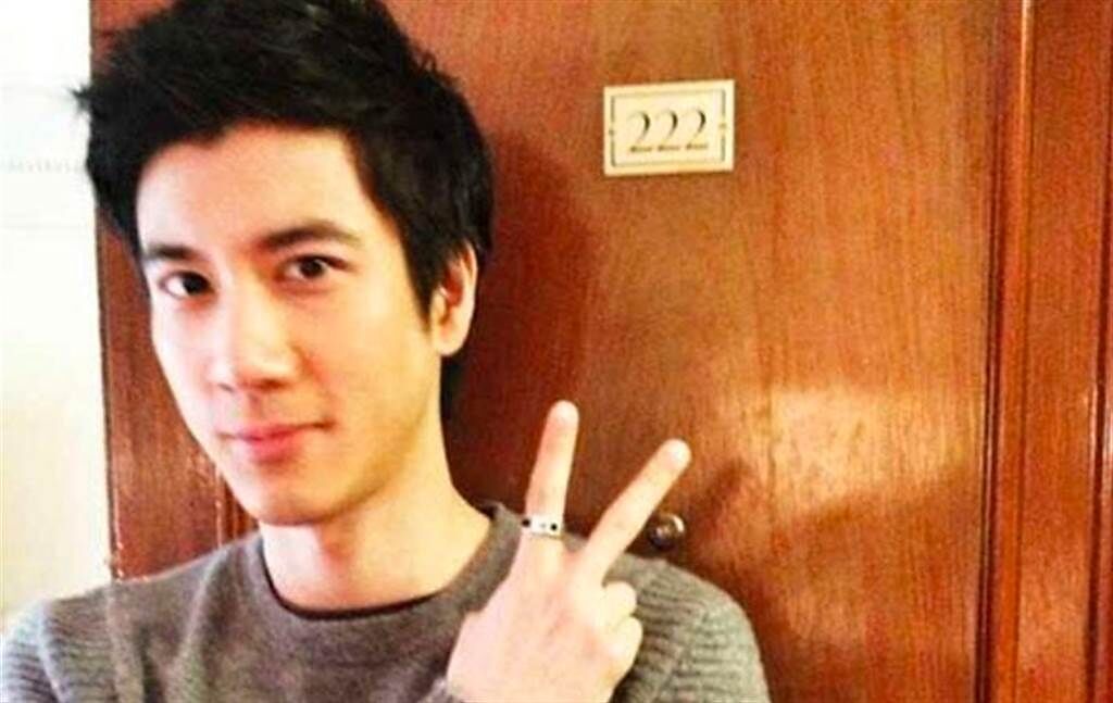 王力宏今(20)日發文道歉，但這並沒有贏得大陸網友同情，反遭狂酸。（圖／截取自微博）
