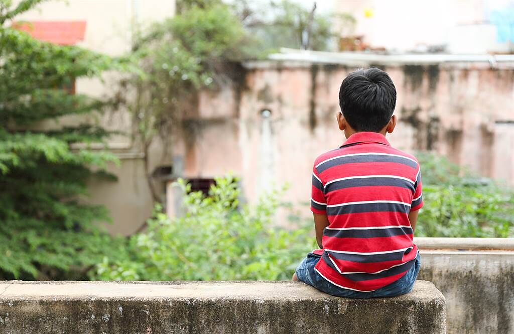 印度一名男童2歲時就會吸菸，後來在專家介入之下，於7年後成功戒菸。(示意圖/達志影像)