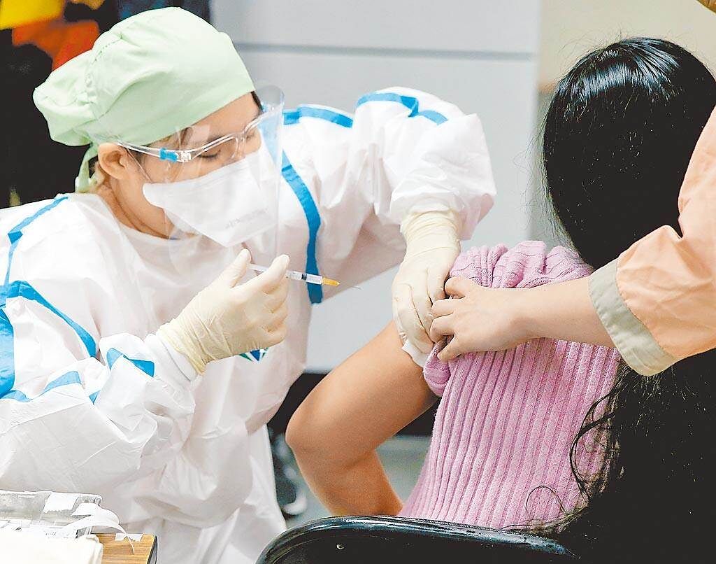 台北市政府今加開疫苗預約。圖為接種示意圖。（資料照）