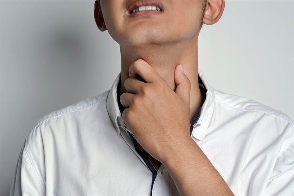 聲音沙啞不只難聽 醫曝喉嚨長了「出血性息肉」後果。(示意圖/Shutterstock)