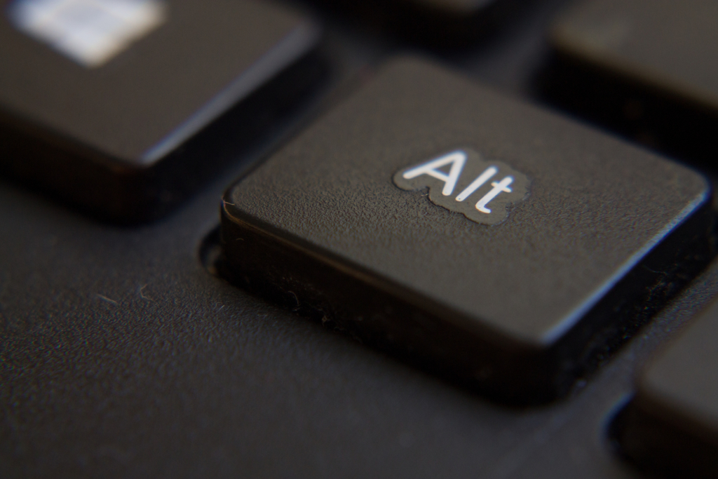 福州一家公司的員工某天上班時發現，所有鍵盤的ALT鍵全都一夜消失。（圖／shutterstock）