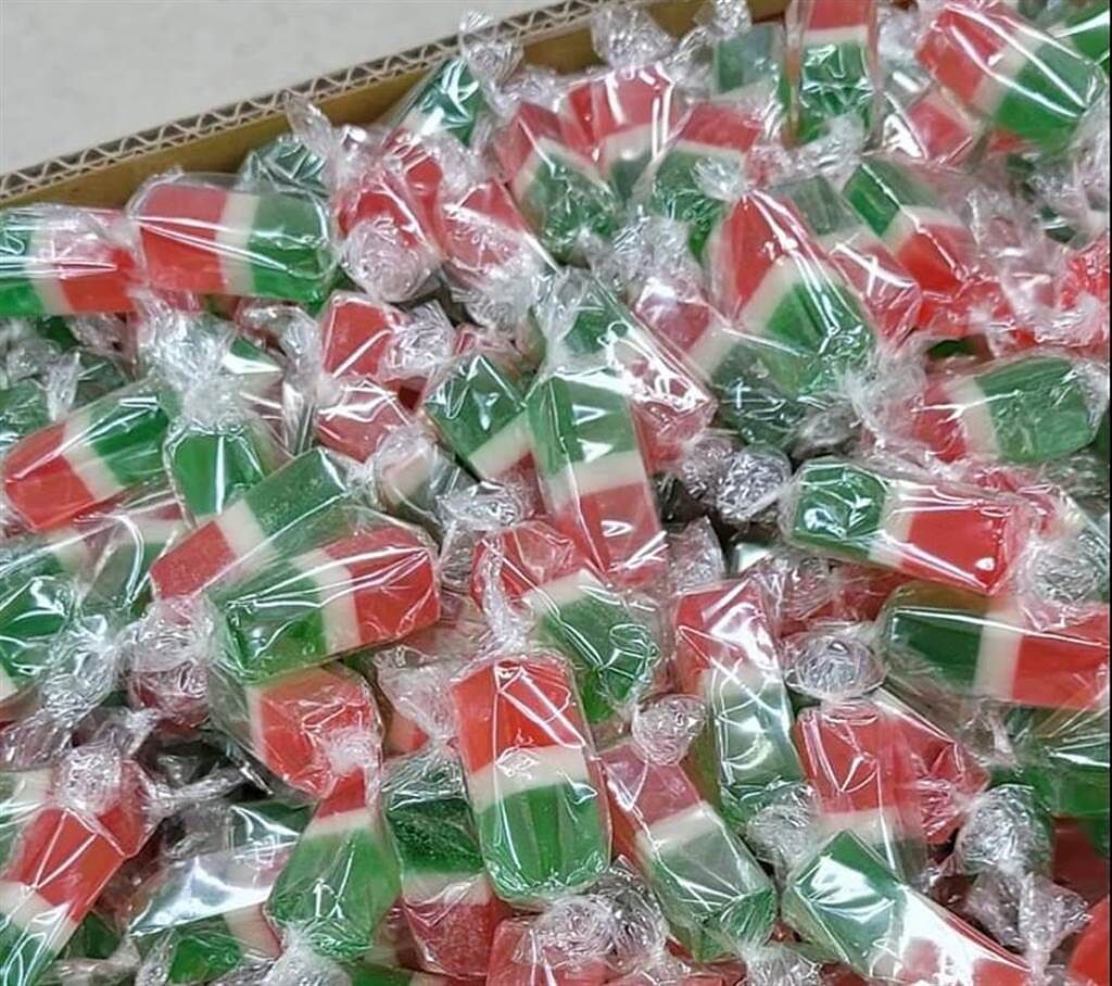 一名男網友表示，他吃過最難吃的糖果就是紅、白、綠配色的三色糖，網友也點頭，「三色糖我吃一口就吐掉」。（圖／翻攝臉書社團爆廢公社公開版）