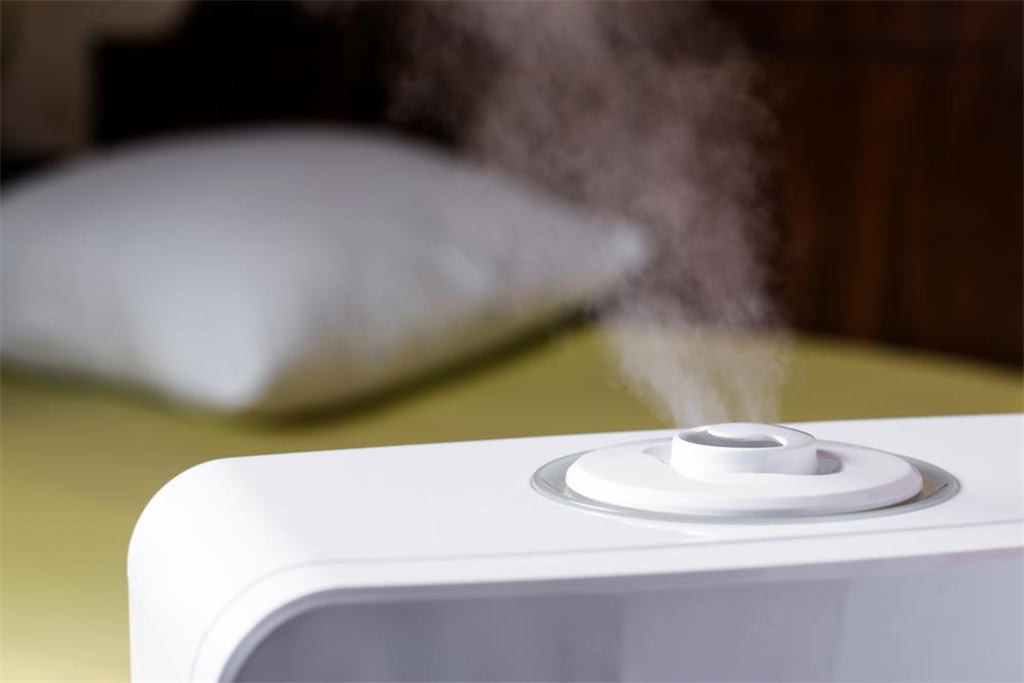 加濕器可讓室內濕度提升，讓病毒無法在空氣中飄浮 （示意圖／達志影像）
