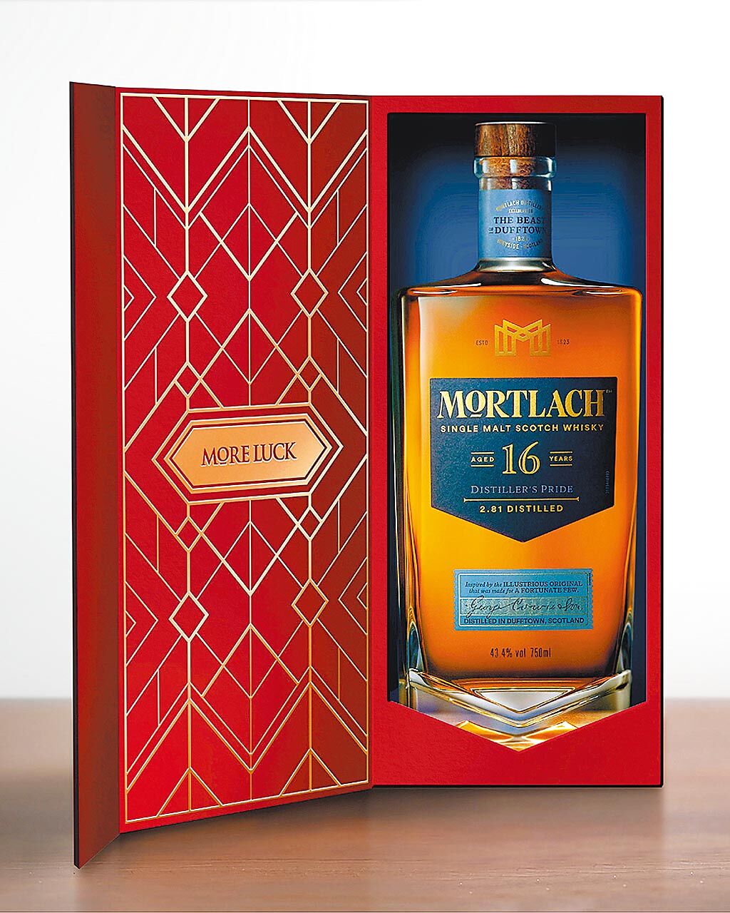 Mortlach慕赫16年單一麥芽威士忌年節限定，包裝具有質感。（帝亞吉歐提供）飲酒過量 有害健康