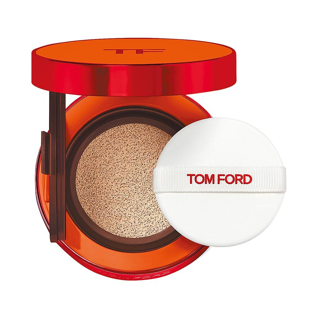 TOM FORD私人調香系列，蜜桃狂想限定版氣墊粉餅盒(含蕊)，3580元。（TOM FORD提供）