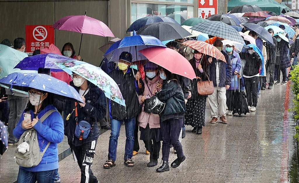 今年過年降雨集中北台灣，天氣自初一起轉差，到了初四雨還在下。（姚志平攝）