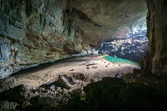 森林躲雨發現隱世300萬年洞穴 內部超大能容納全紐約