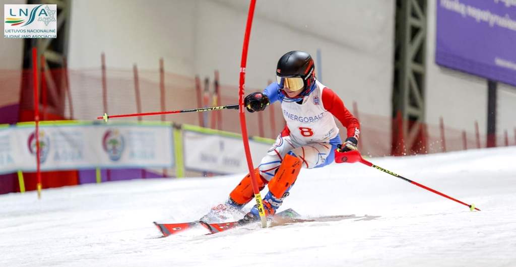「滑雪小公主」李玟儀為中華隊首位參加冬奧的女子選手，順利挺進第二輪賽事。（圖／翻攝自李玟儀臉書）