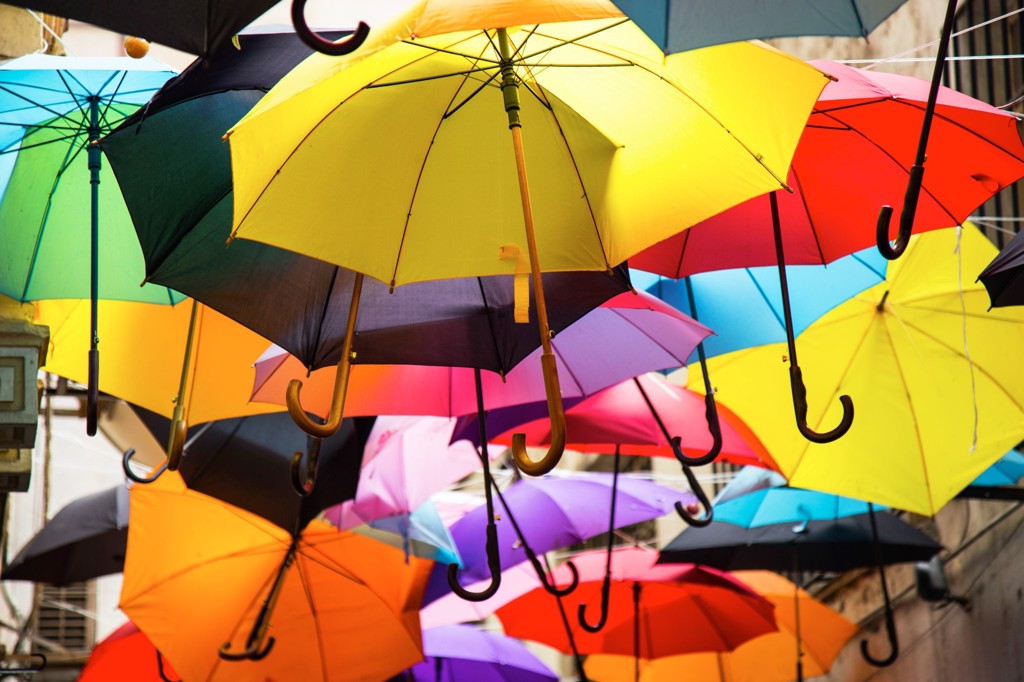 傘就像在暗示著永別之意。(示意圖/取自Pexels)