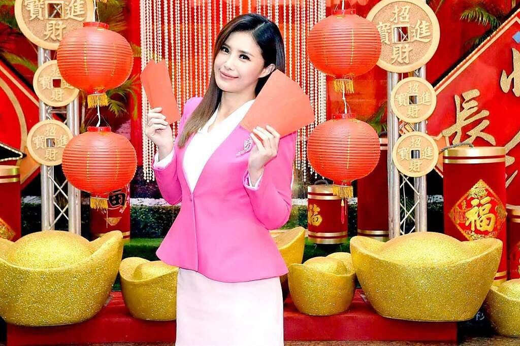 主播宋燕旻的新年新願望是希望在泰國工作的老公趕快回台跟她團圓。（華視提供）