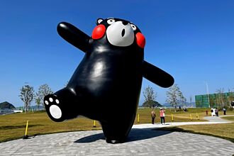 可愛無法擋！6公尺熊本熊巨大雕像領軍～84尊超萌身影就在熊本八代市