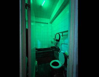 阿嬤家廁所用綠色燈泡 網怕爆：不敢便秘