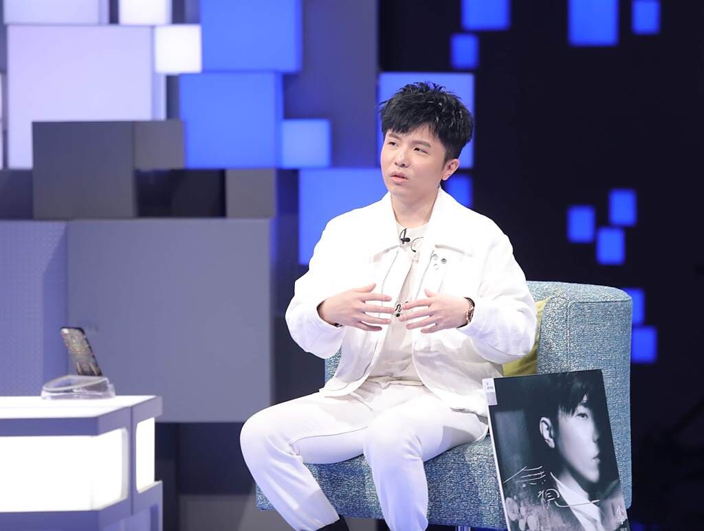 歌手小宇上《36題》被披露是認真評判的「超直白評審」。（公視提供）