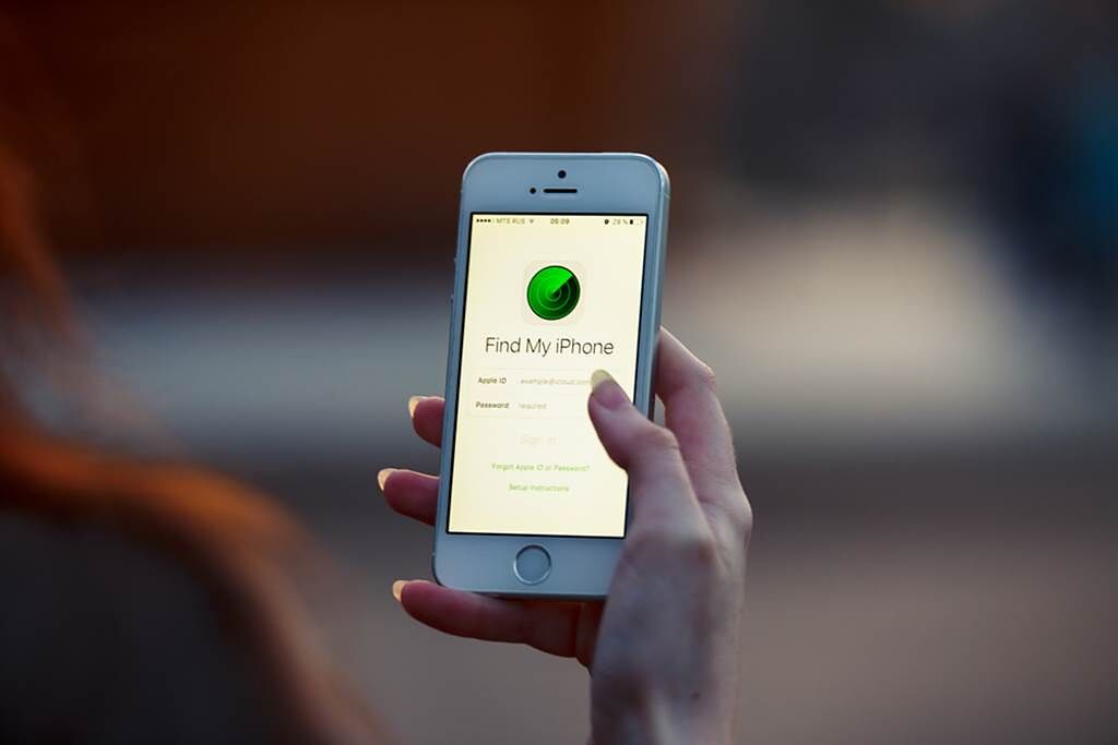 一名女網友分享，她利用Apple內建的「尋找」功能，在20分鐘內成功找回手機。（示意圖／Shutterstock）