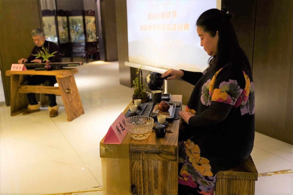 茶藝及古琴表演揭開活動序幕。(圖／中國新聞社提供)
