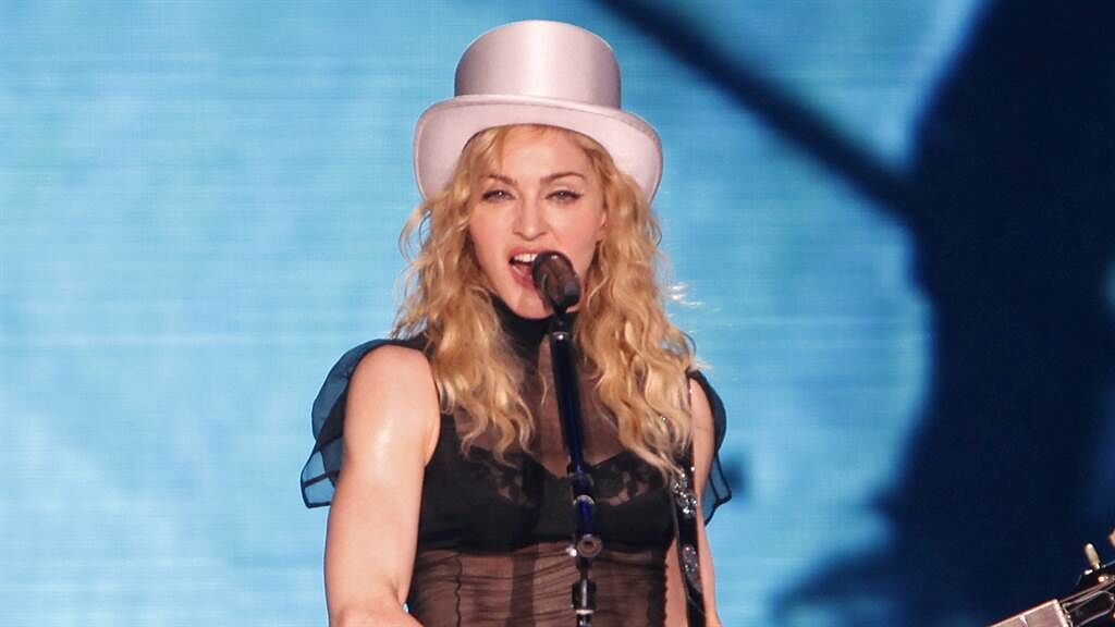 瑪丹娜（Madonna）近日遭網友批評修圖修過頭，影片意外洩真面目。（圖／達志影像）