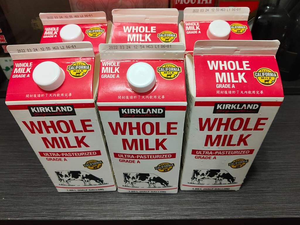 好市多取消鮮奶限購令，消息讓網友哀號：「又買不到了」。(圖／翻攝自 COSTCO 好市多 消費經驗分享區) 