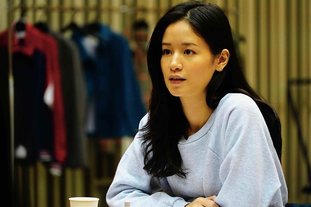 袁子芸在《在車上》飾演舞台劇女演員珍妮絲張。（東昊影業提供）