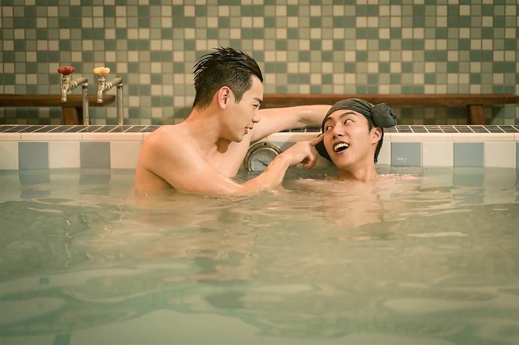 劇組特別為禾浩辰與蔡凡熙打造超大浴缸。（羚邦集團提供）