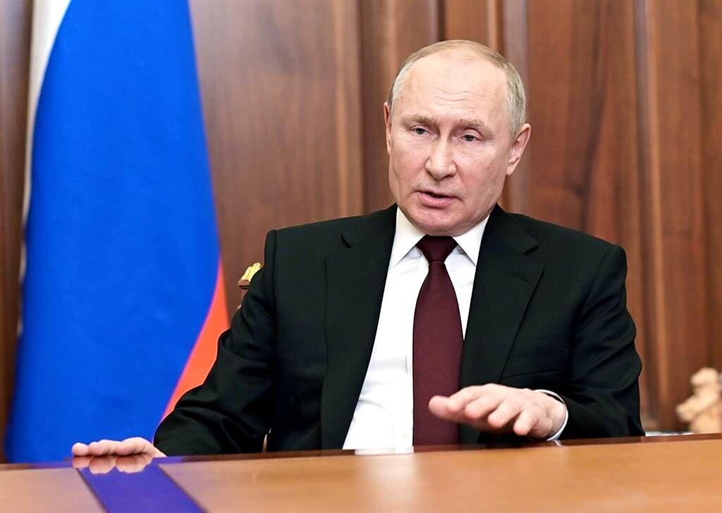 俄羅斯克里姆林宮23日表示，烏東2分離主義國家正式向普丁請求軍事協助，以抵禦烏克蘭政府軍進犯。（資料照／美聯社、克里姆林宮提供）