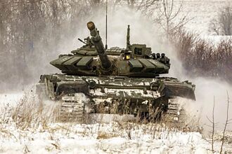 影》肉身擋坦克 烏克蘭人赤手阻俄軍衝擊畫面曝光