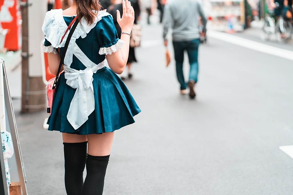 日本女網友透露，前夫竟然愛上了女裝打扮的老公，還展開瘋狂追求。（示意圖／達志影像）