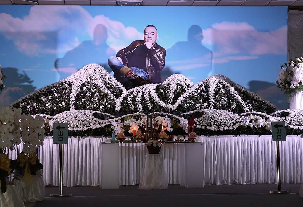 明金成今（1日）早在台北第一殯儀館景行廳舉辦告別式，(陳俊吉攝）